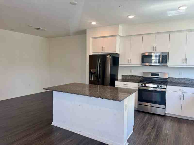 5208 Surfwalk Way #154 - Photo 3 of 14