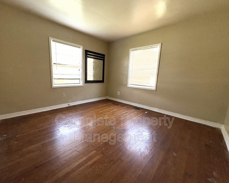 1315 46th Way N - Photo 5 of 6