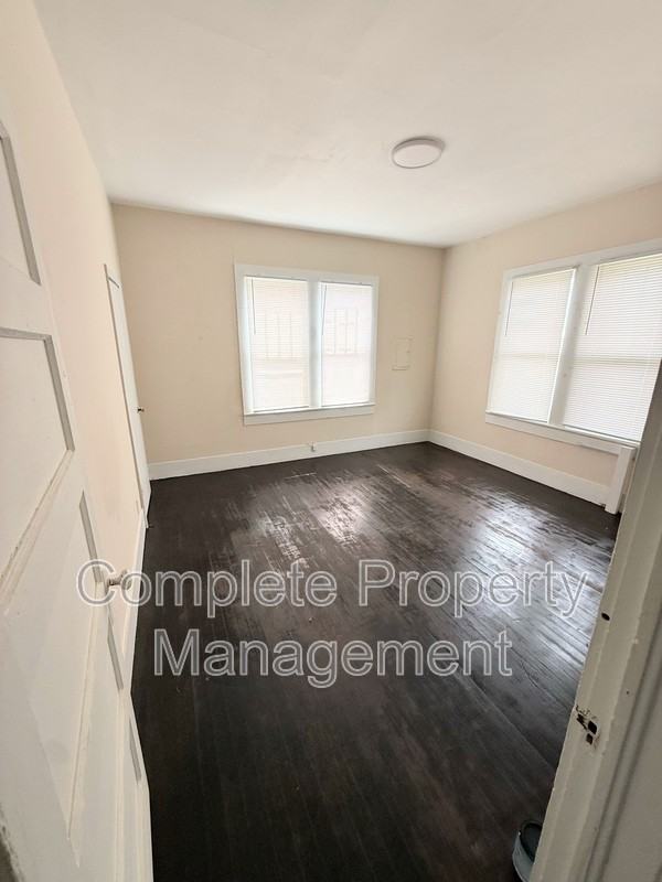 2234 19th St N - Photo 5 of 7