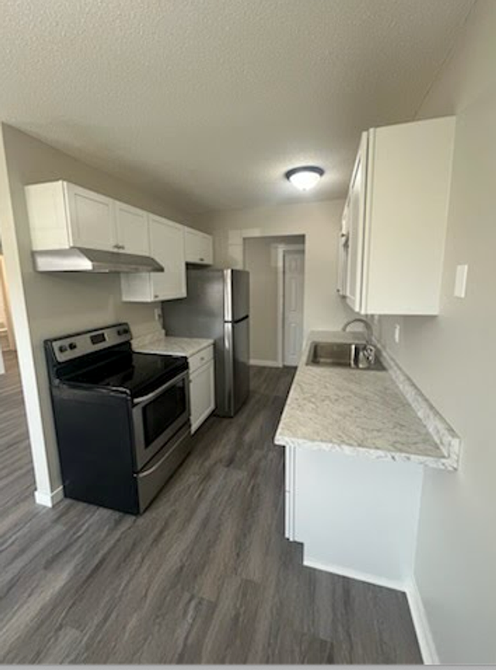 926 Westbrooke Way #8 - Photo 3 of 16