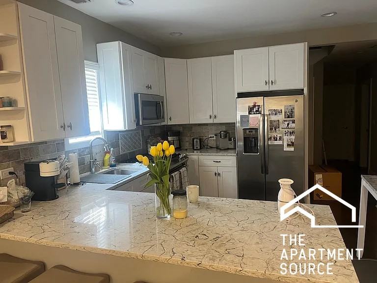 2732 N Wilton Ave #2 - Photo 5 of 19