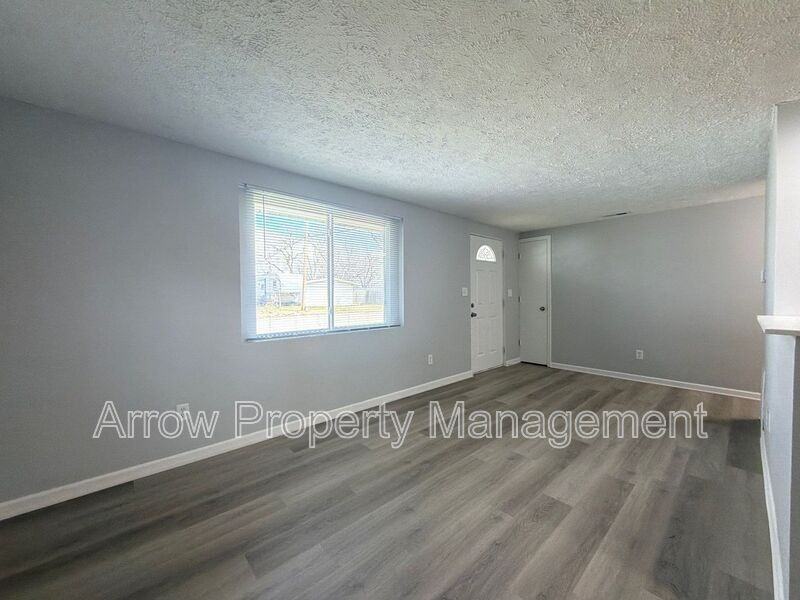 4413 M St - Photo 2 of 13