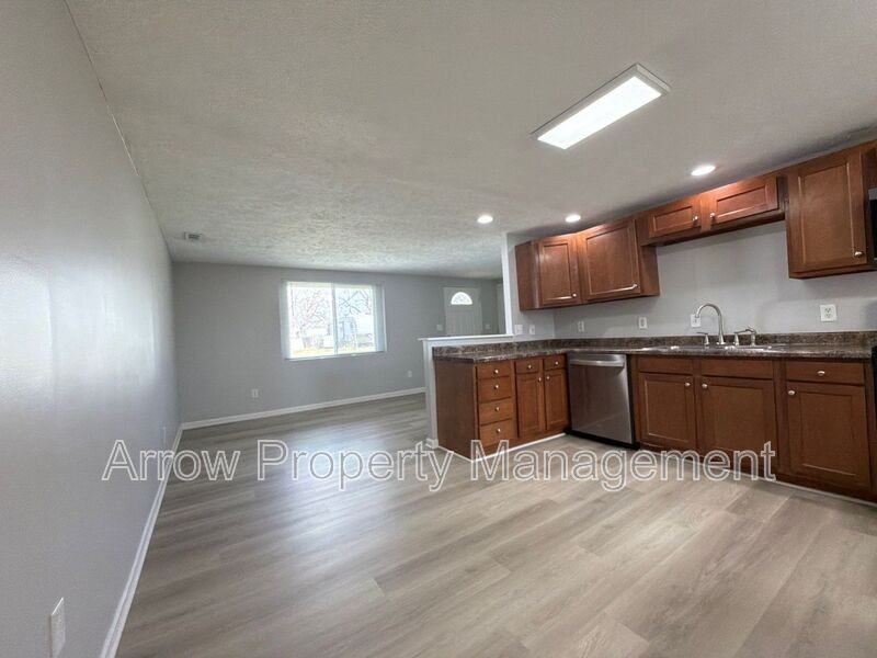 4413 M St - Photo 5 of 13