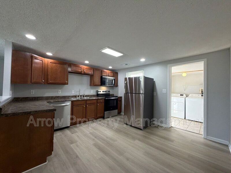 4413 M St - Photo 6 of 13