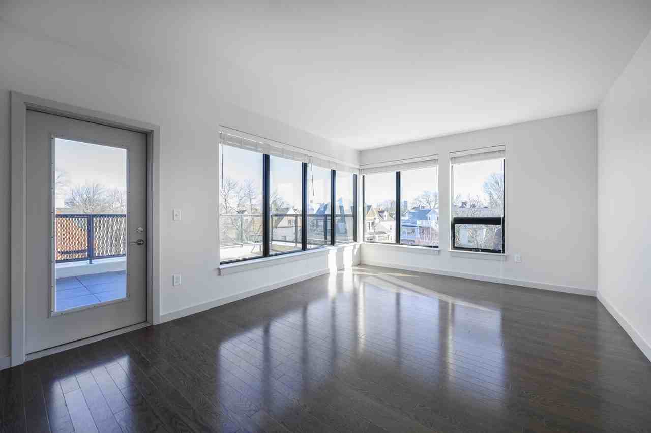 455 Harvard St #404 - Photo 4 of 24