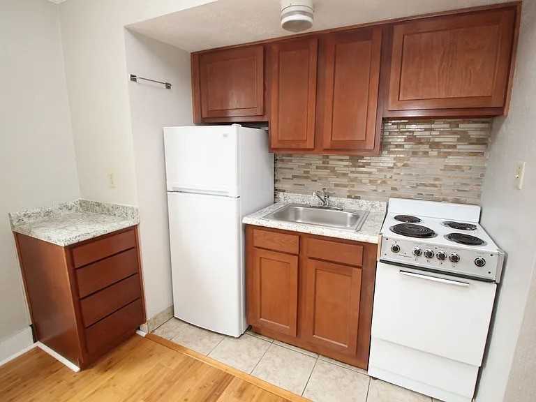 ADRIAN APARTMENTS -- 151 - Photo 4 of 17