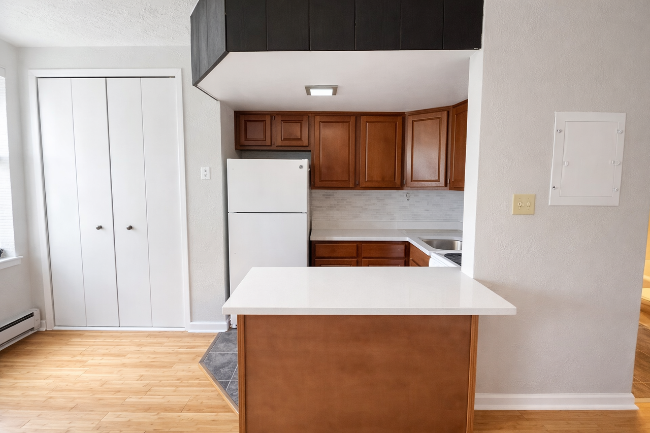 WALNUT ST -- 161 - Photo 3 of 5