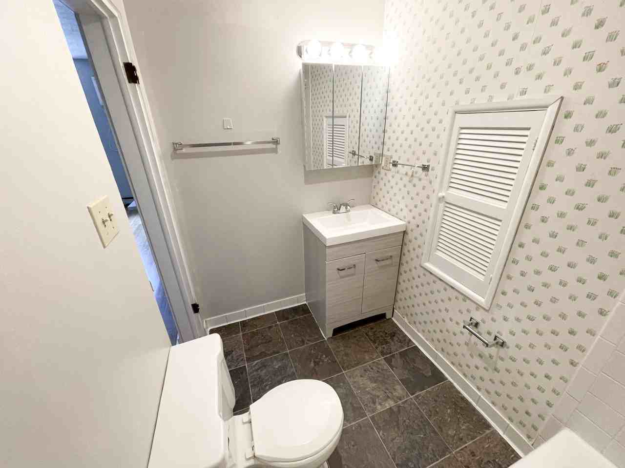 WALNUT ST -- 161 - Photo 4 of 5