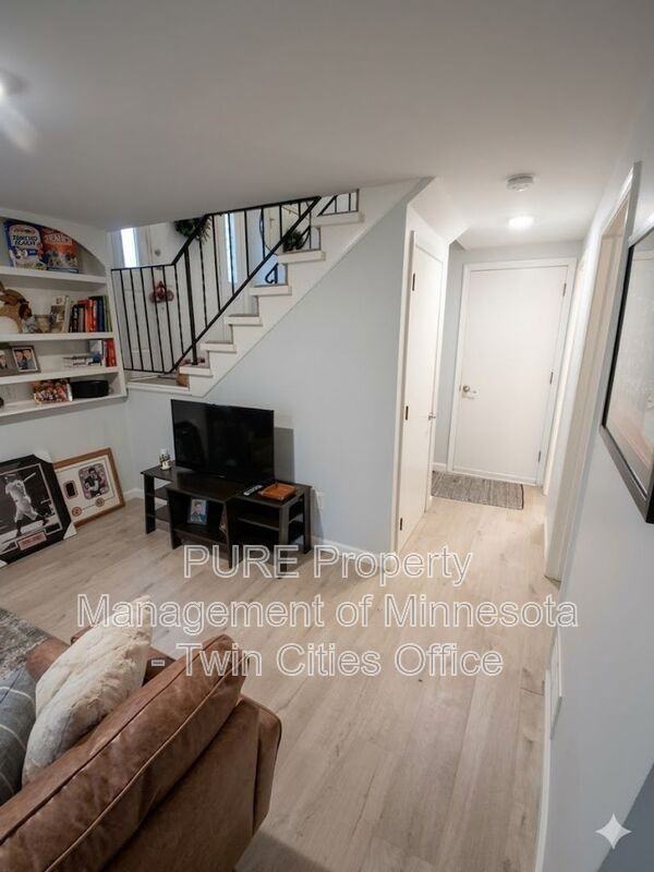 4494 Woodgate Pt - Photo 4 of 11