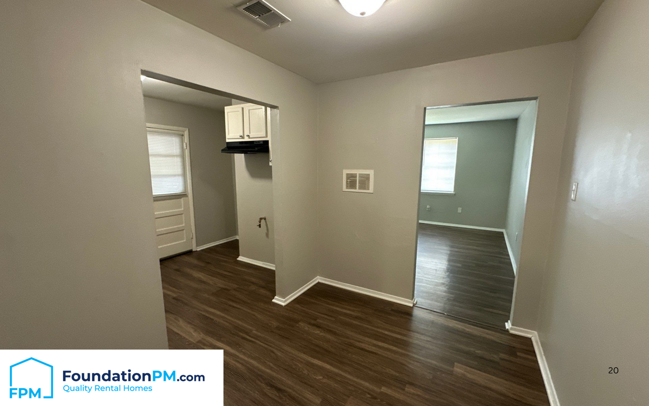 1056 Hudson Street - Photo 6 of 10