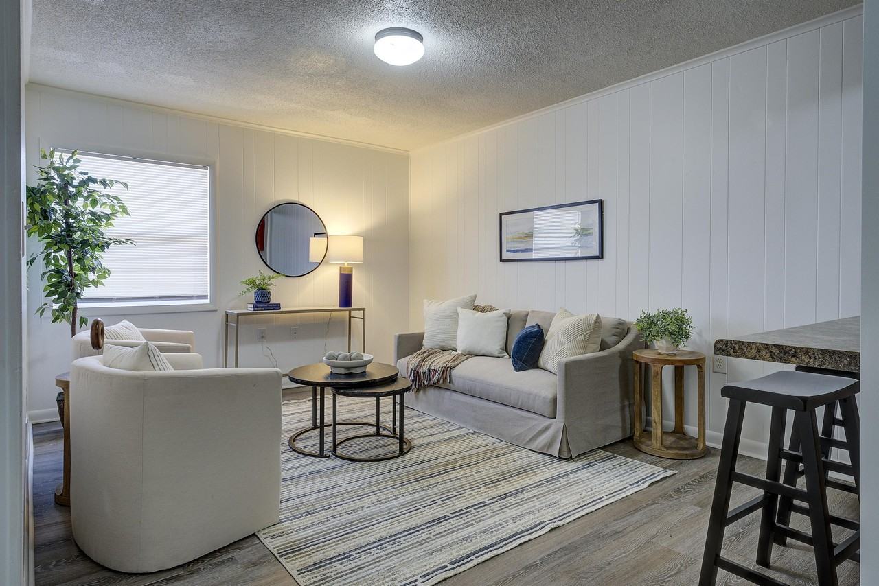 808 Carolina Drive - Photo 2 of 45