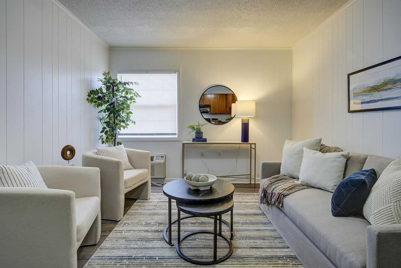 808 Carolina Drive - Photo 4 of 45