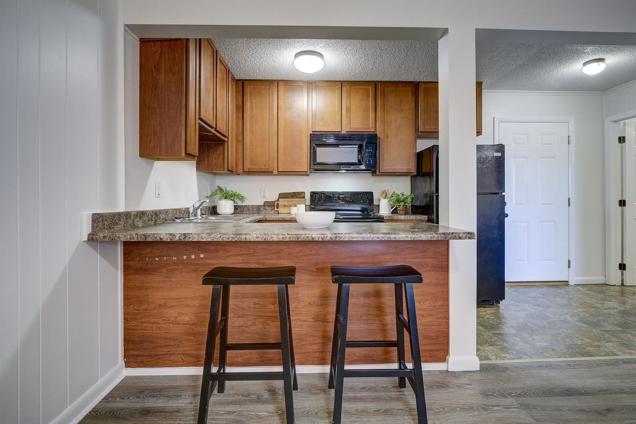 808 Carolina Drive - Photo 5 of 45