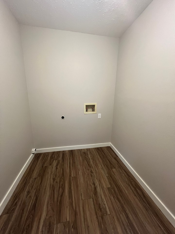 Champion Pl Apts-IMMS - Photo 6 of 14