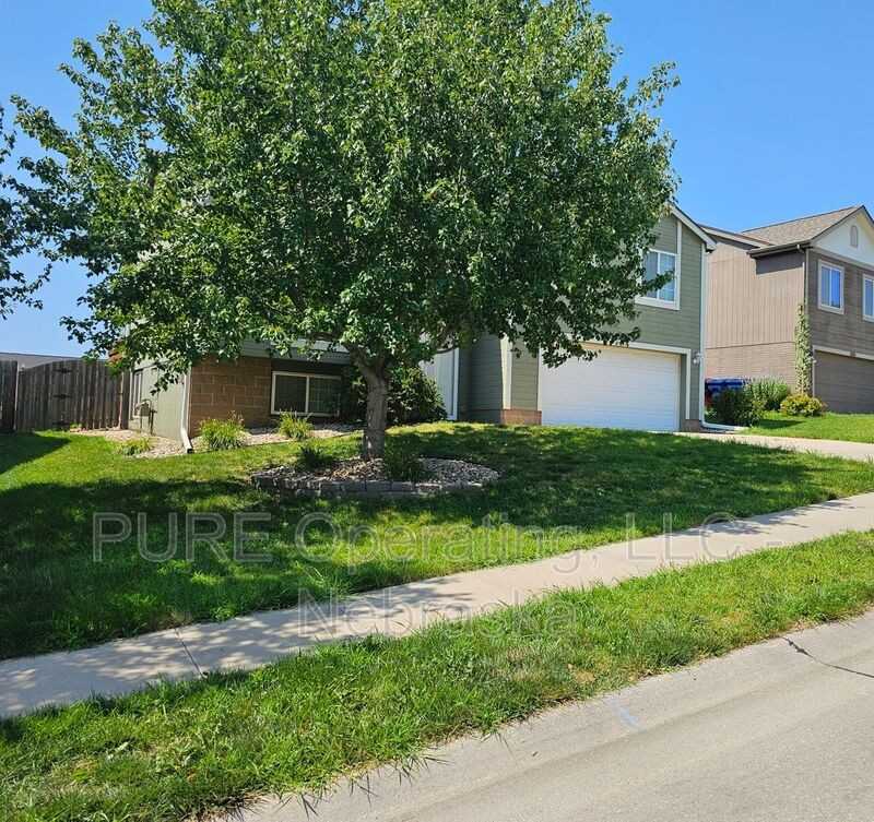 16860 Larimore Ave - Photo 2 of 32