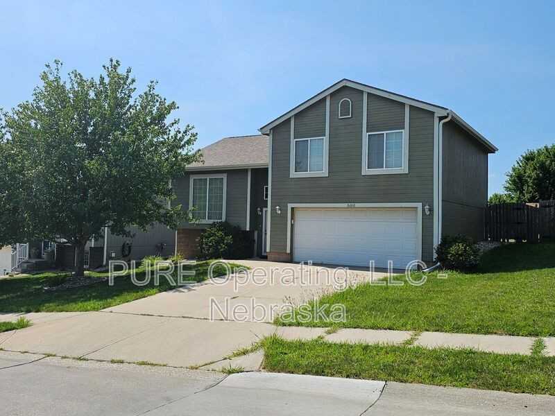 16860 Larimore Ave - Photo 3 of 32