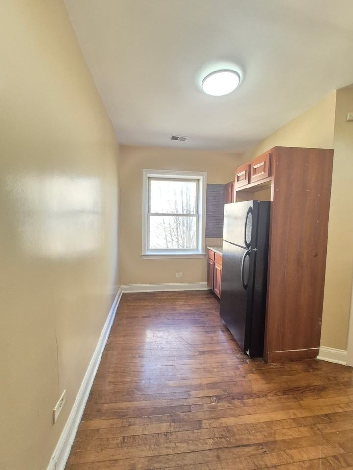 200 N Kenneth - Photo 3 of 27