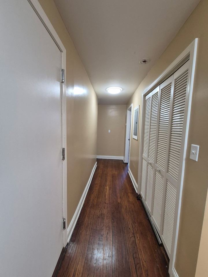 200 N Kenneth - Photo 5 of 27