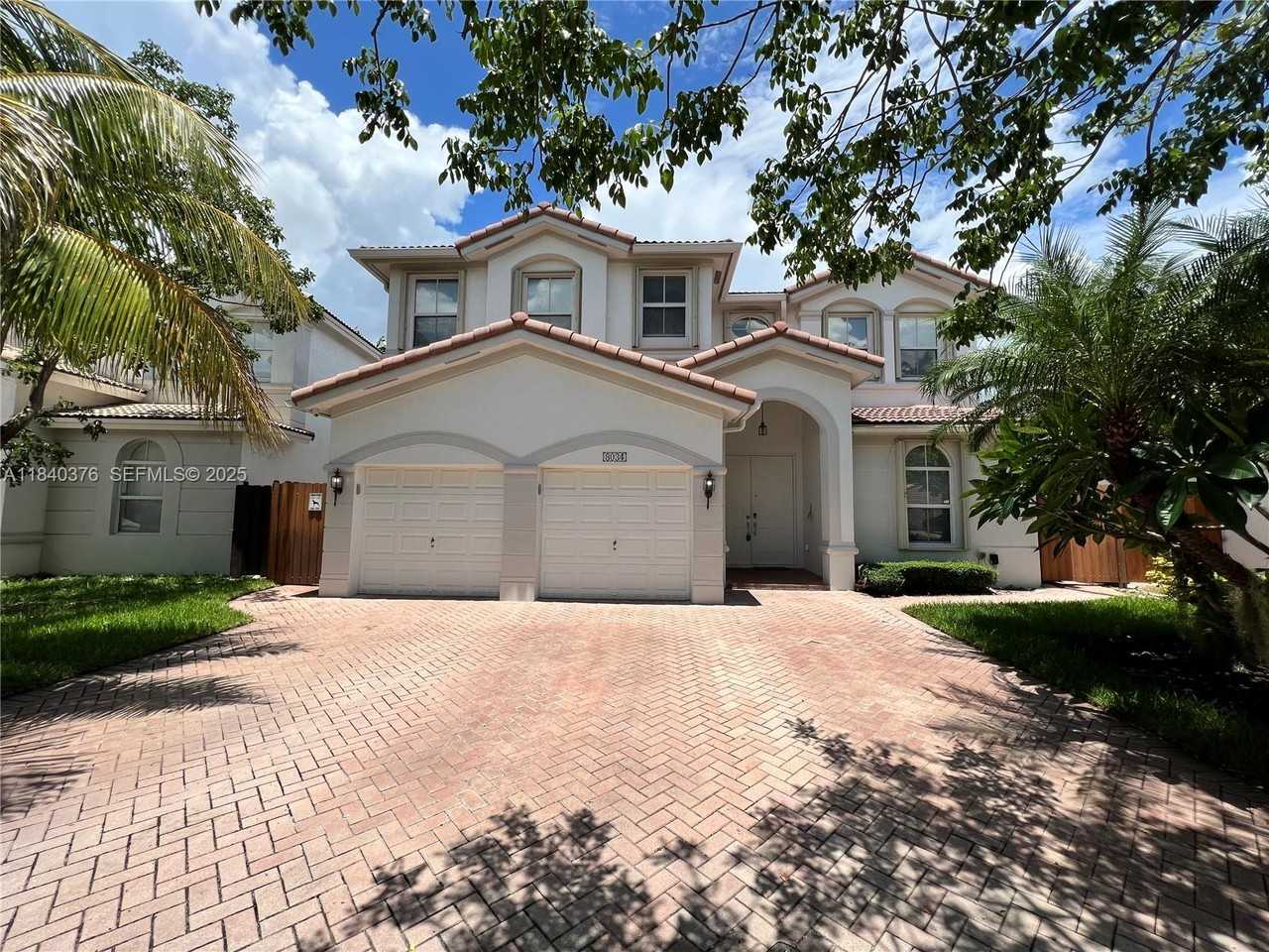 8034 Northwest 111th Court #8034 - Photo 5 of 10