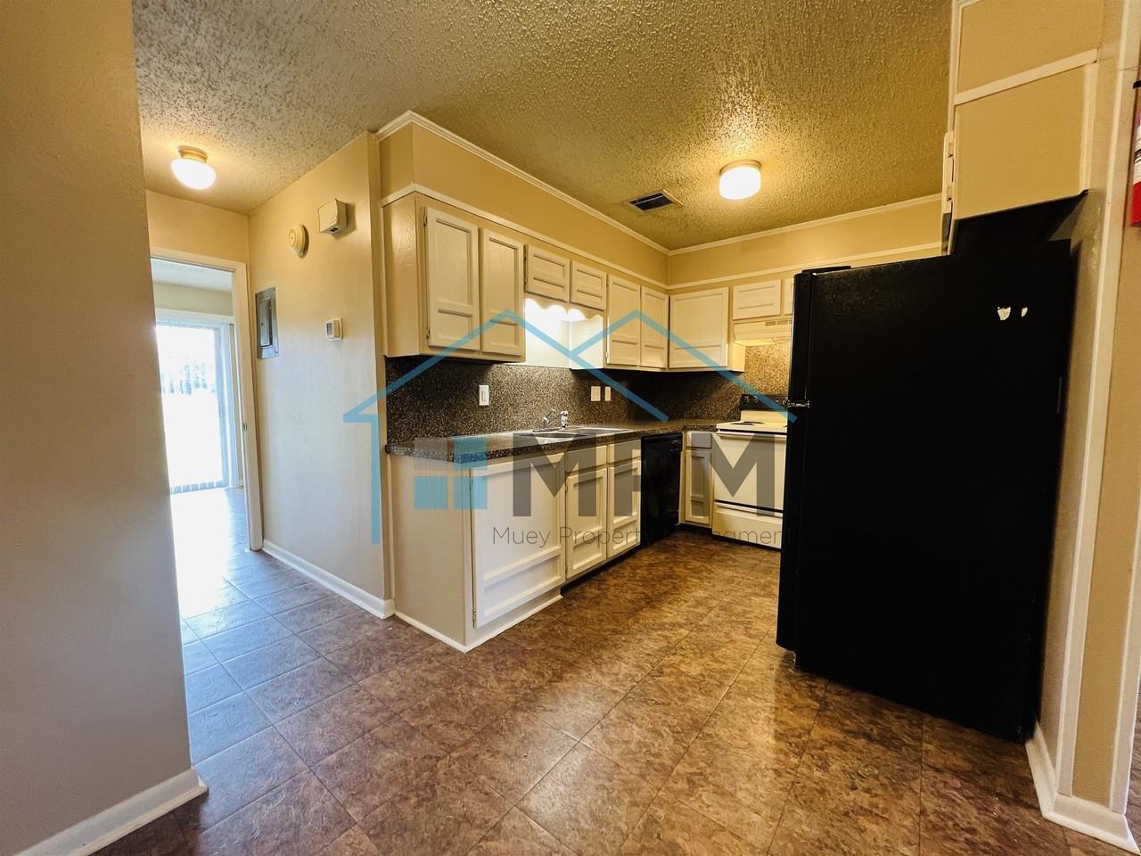 501 Gulpha Drive - Photo 2 of 6