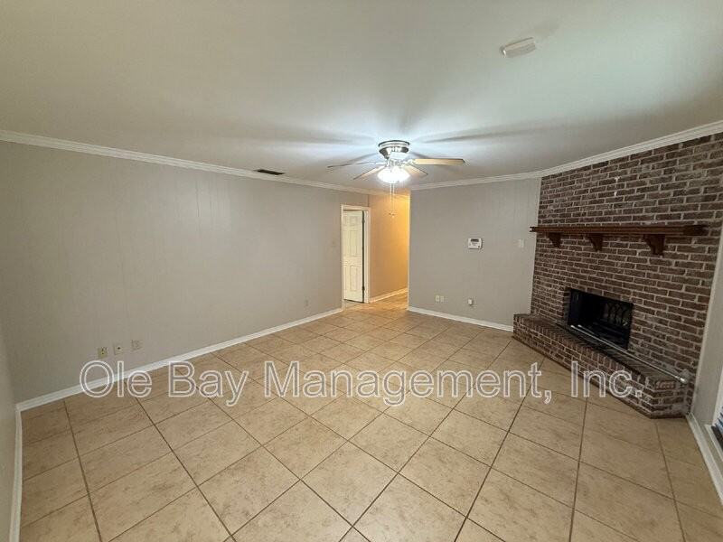 1041 Choctaw Bluff Rd - Photo 2 of 13