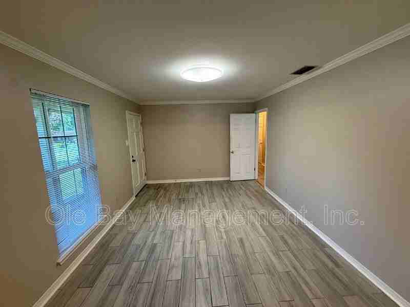 1041 Choctaw Bluff Rd - Photo 6 of 13