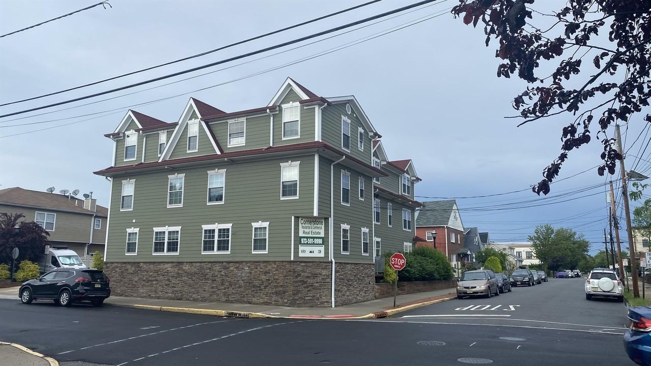 81 Lester - Photo 2 of 7