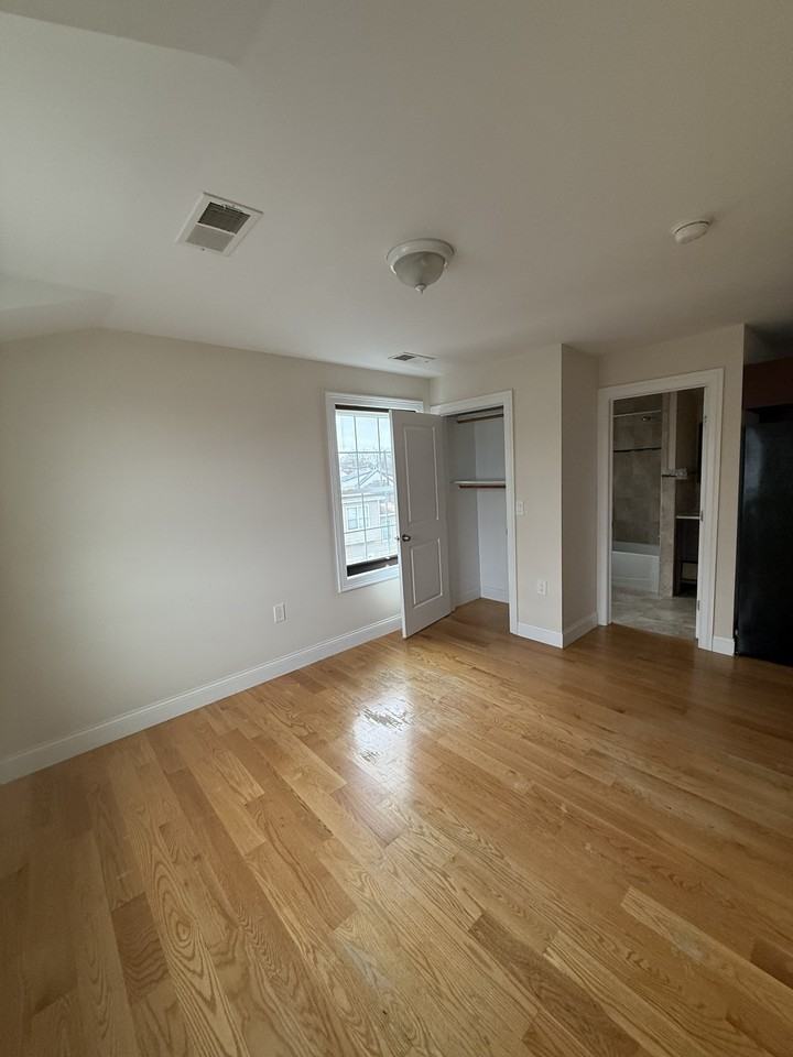 81 Lester - Photo 6 of 7