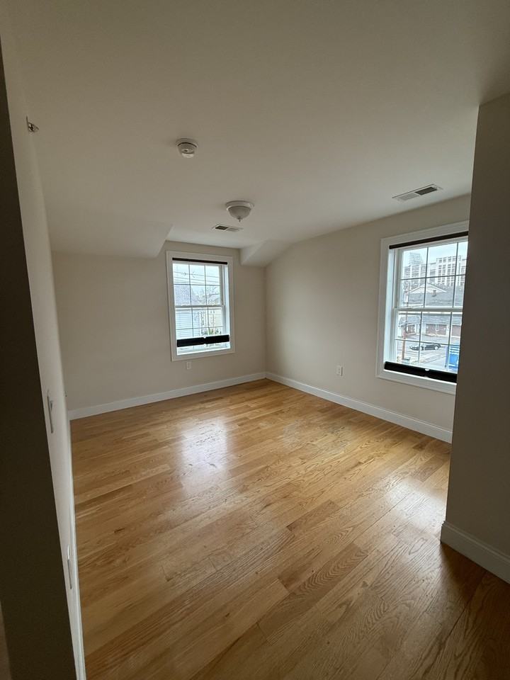 81 Lester - Photo 7 of 7