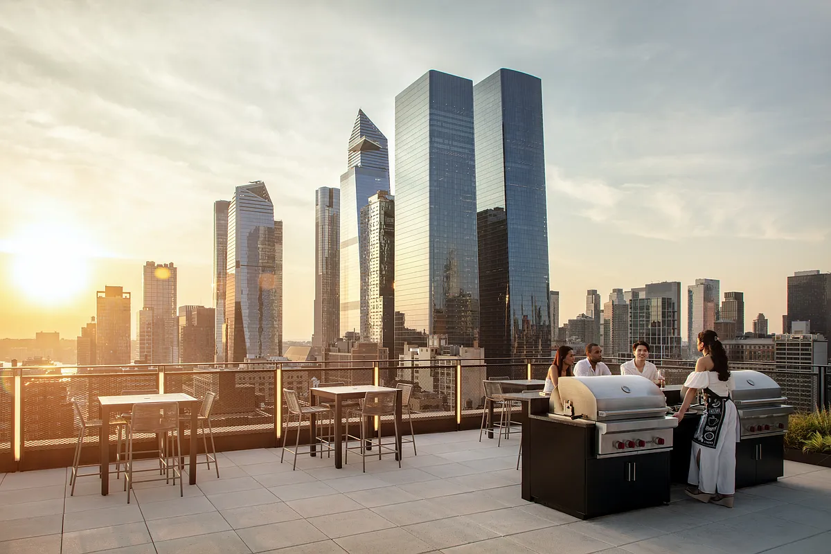 243 West 28th Street - Photo 7 of 11