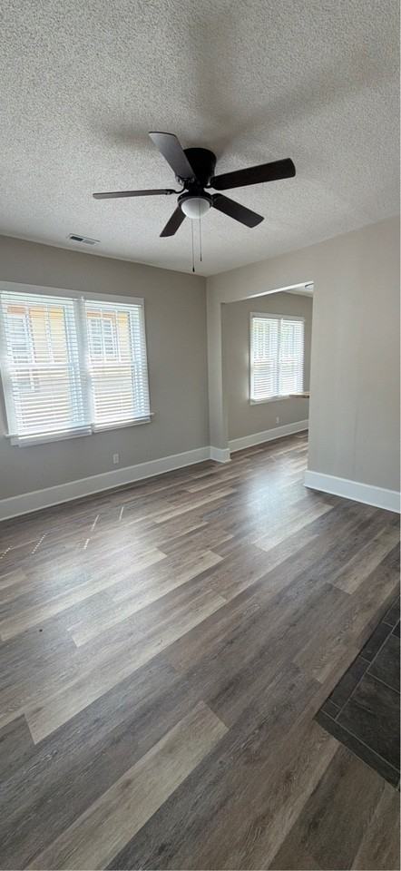 800 Wells Avenue Southeast - Photo 3 of 9