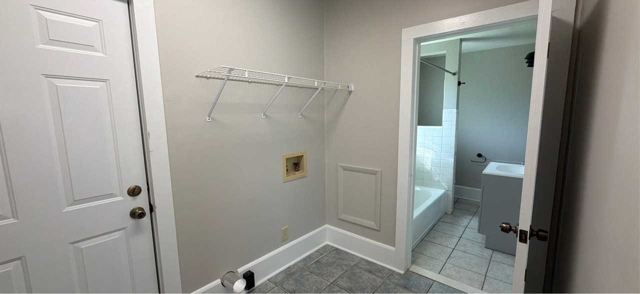 800 Wells Avenue Southeast - Photo 7 of 9