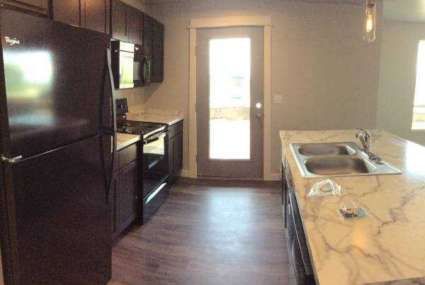 368 Enterprise Blvd - Photo 3 of 36