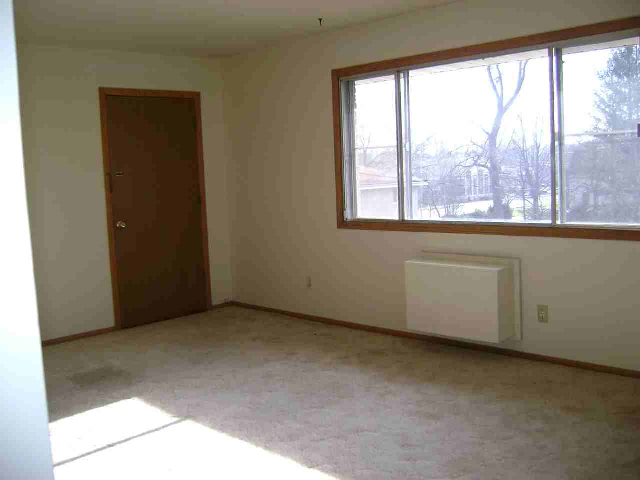 201 W. Park Ave. - Photo 2 of 10