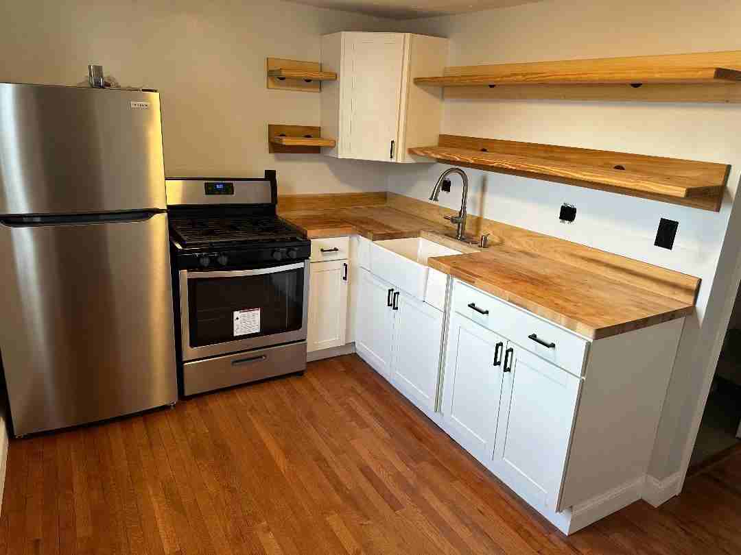 202 1/2 19th Street - Photo 3 of 9