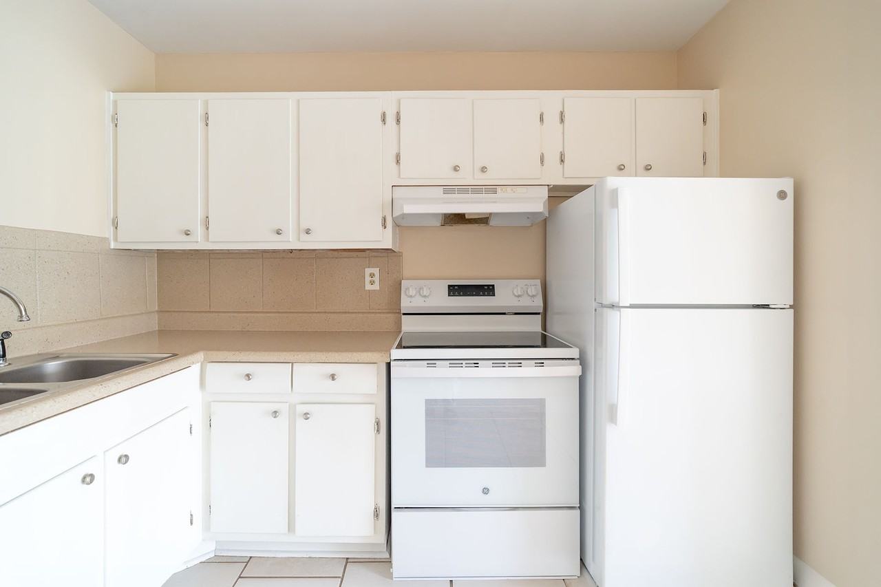 Capitol Village - Photo 5 of 10