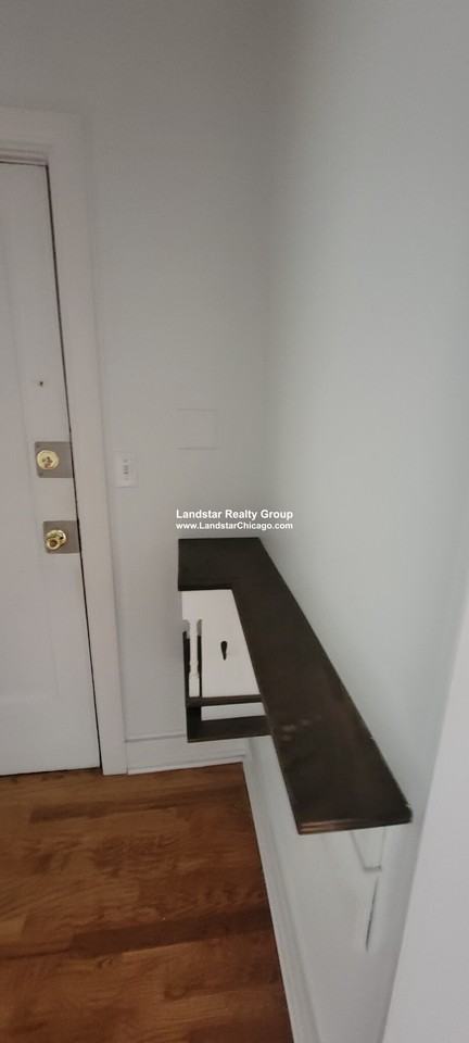 1362 W Wilson Ave #3 - Photo 5 of 13