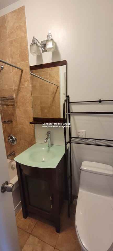 1362 W Wilson Ave #3 - Photo 6 of 13