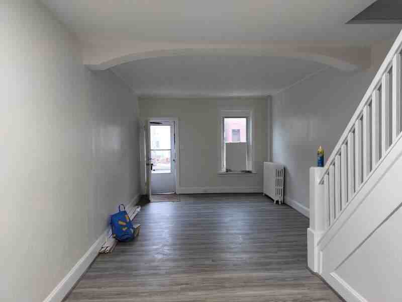 547 Centre St - Photo 3 of 20