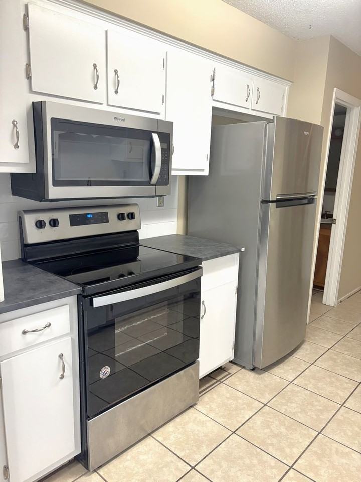 534 Highland Woods Dr W - Photo 2 of 18
