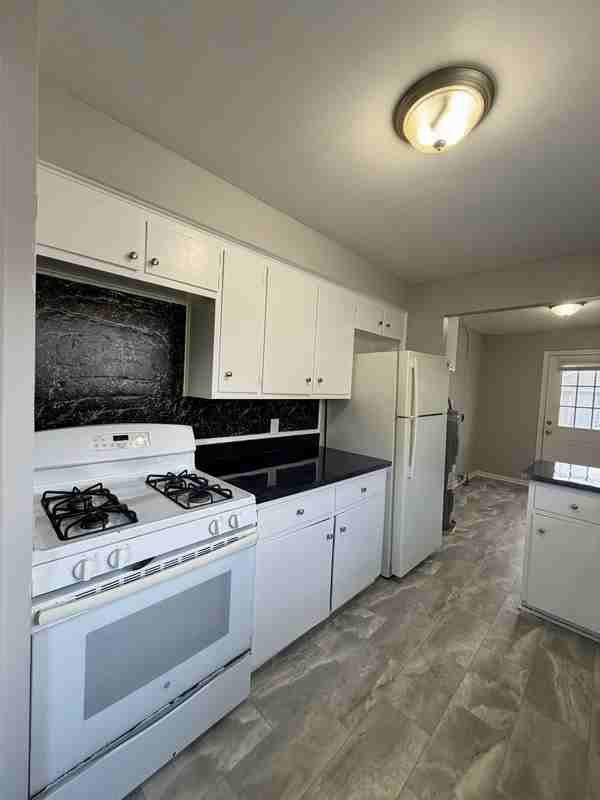 15396 Buck St - Photo 3 of 10