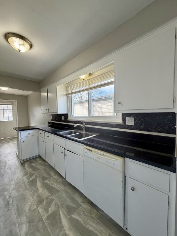 15396 Buck St - Photo 4 of 10