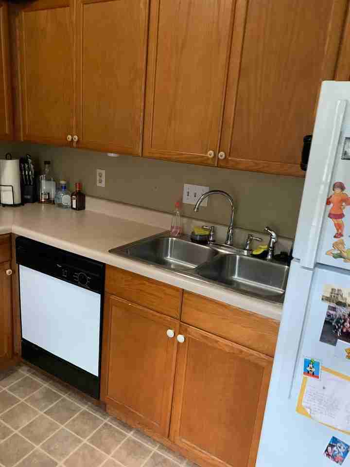 709 B East 45th Street - Photo 3 of 15