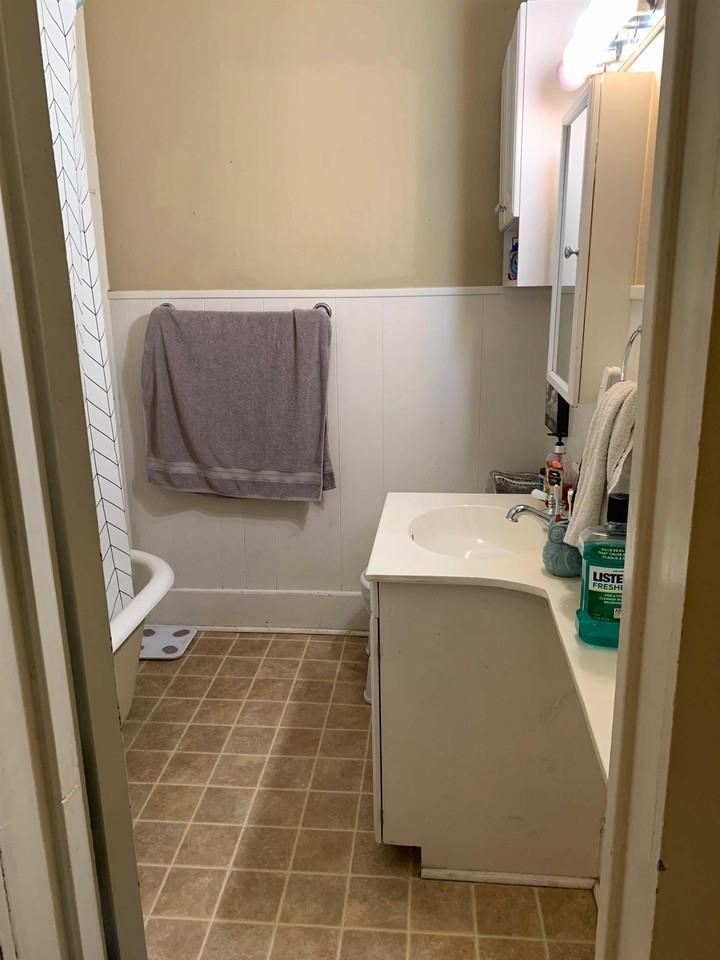 709 B East 45th Street - Photo 6 of 15