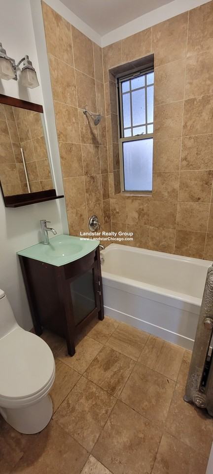 4617 N Dover St #3W - Photo 2 of 8