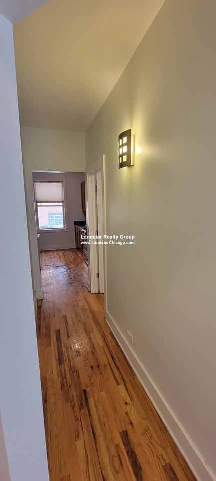 4617 N Dover St #3W - Photo 6 of 8