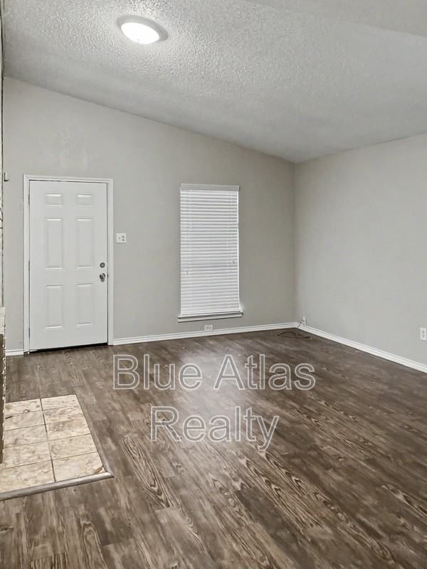 3421 Meadowmoor St - Photo 6 of 17