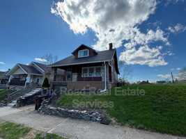featured image of 307 N E St