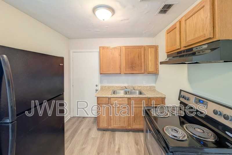 5542 Minosa Cir E - Photo 4 of 24