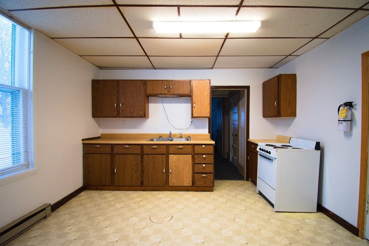 222-4 - Photo 3 of 8